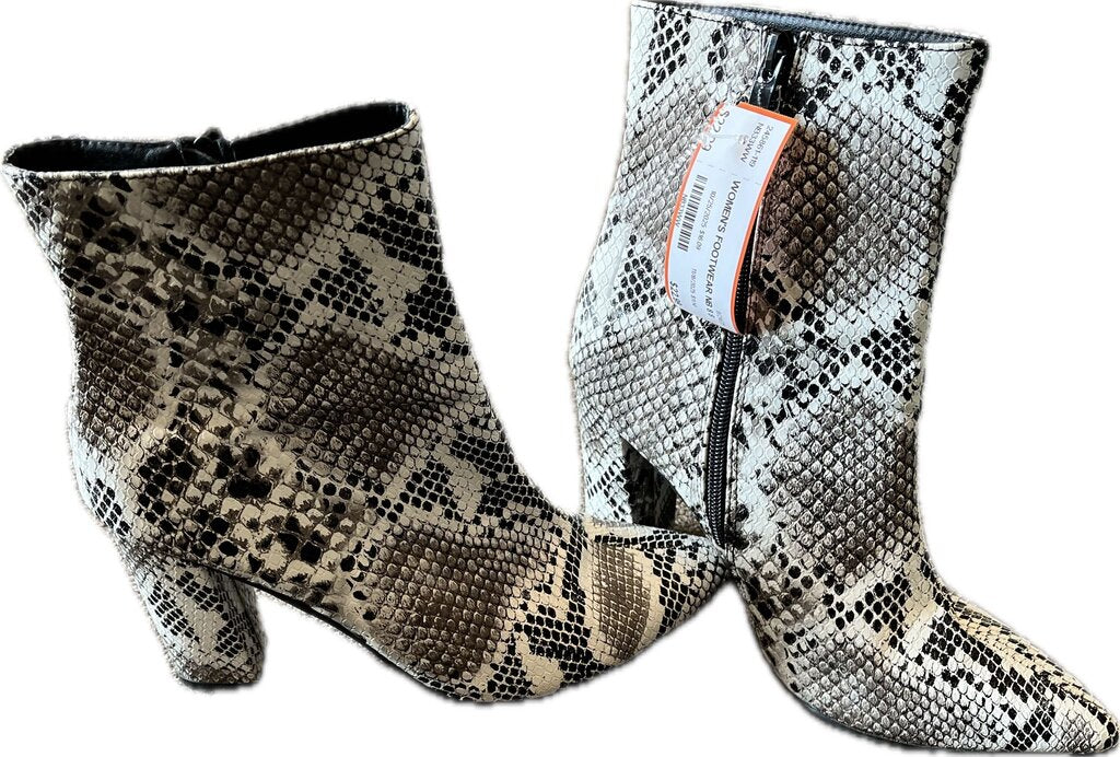 NB WOMEN'S FOOTWEAR 8