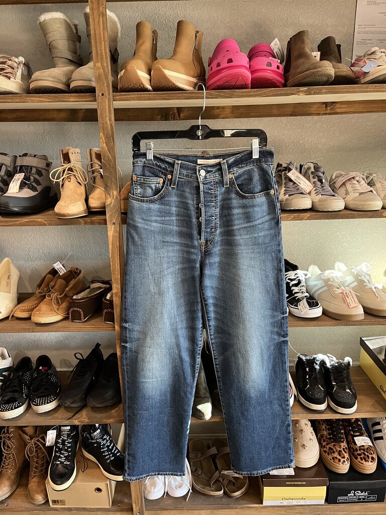 LEVI WOMEN'S JEANS 28