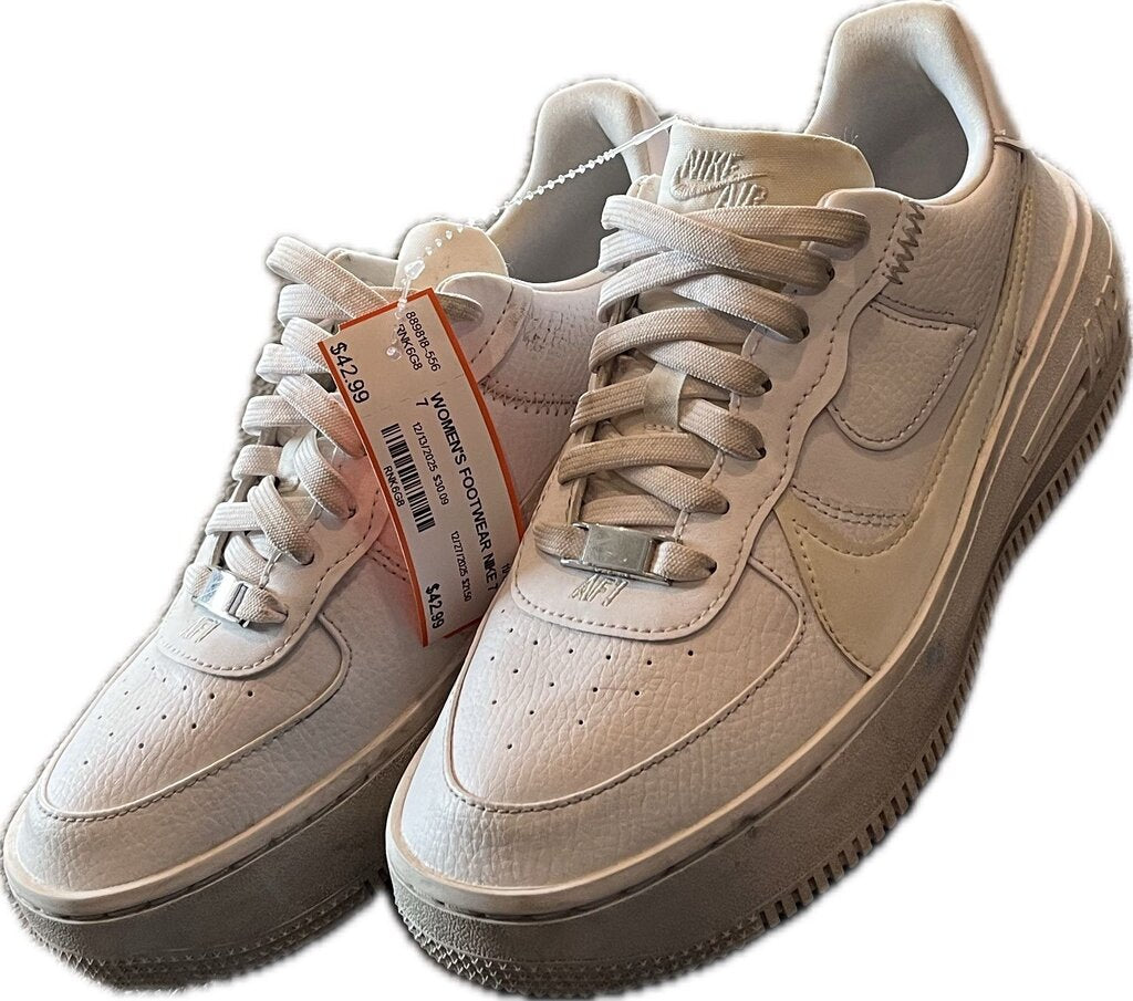 NIKE WOMEN'S FOOTWEAR 7