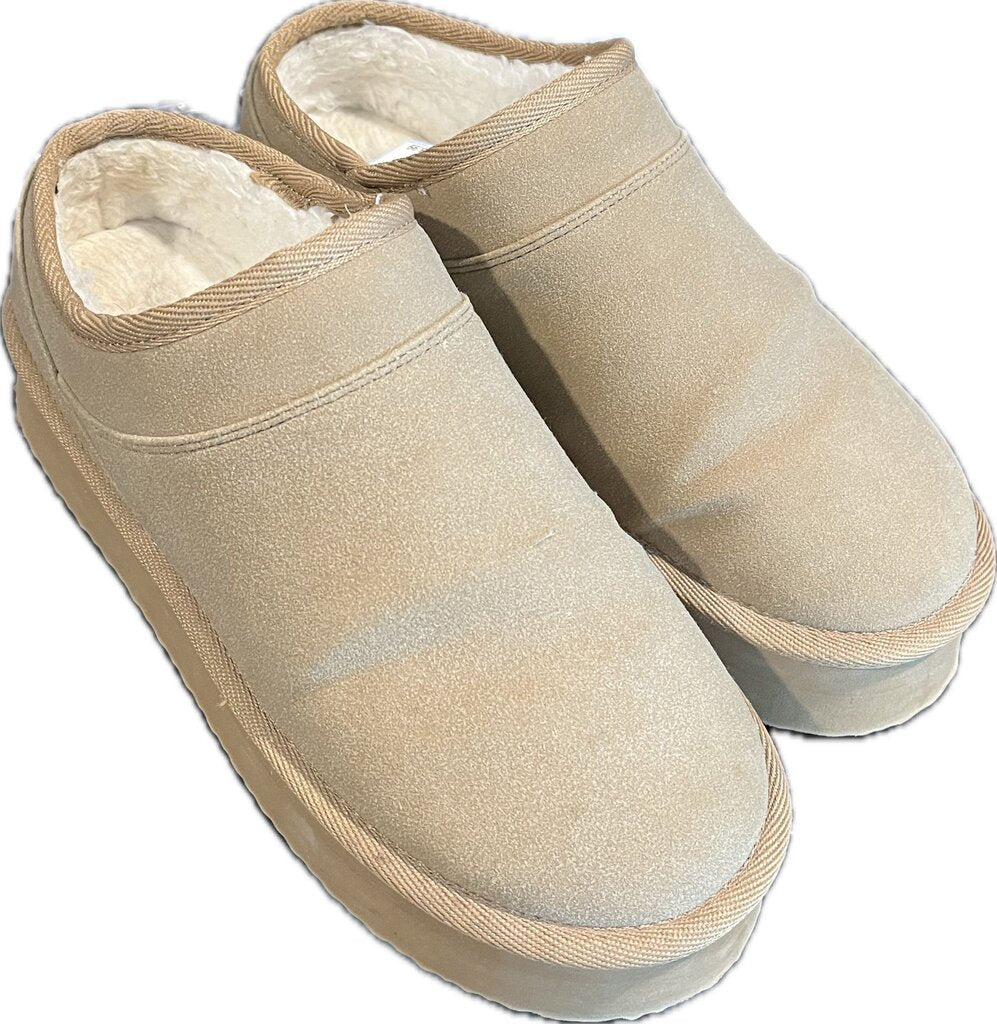 American Eagle WOMEN'S FOOTWEAR 7