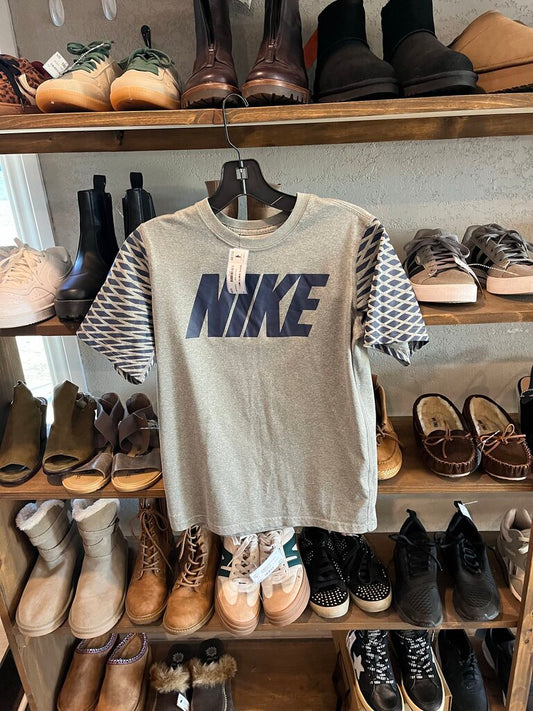 NIKE BOY'S SHIRTS L
