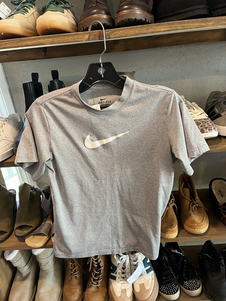 NIKE BOY'S SHIRTS M