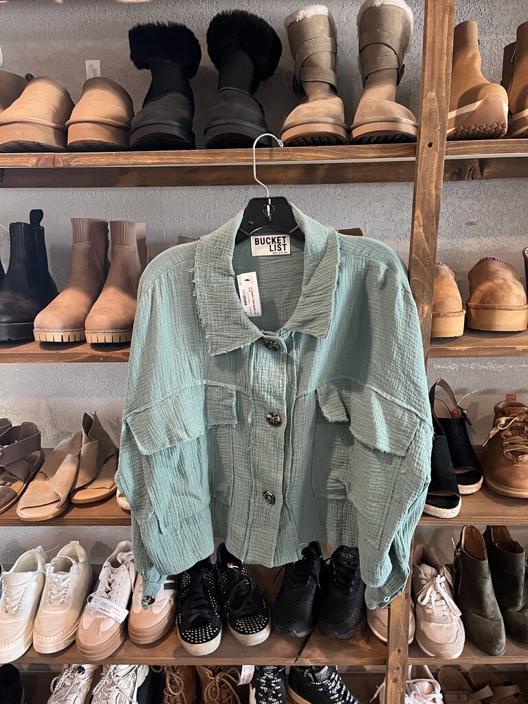 BUCKET LIST WOMEN'S TOPS M