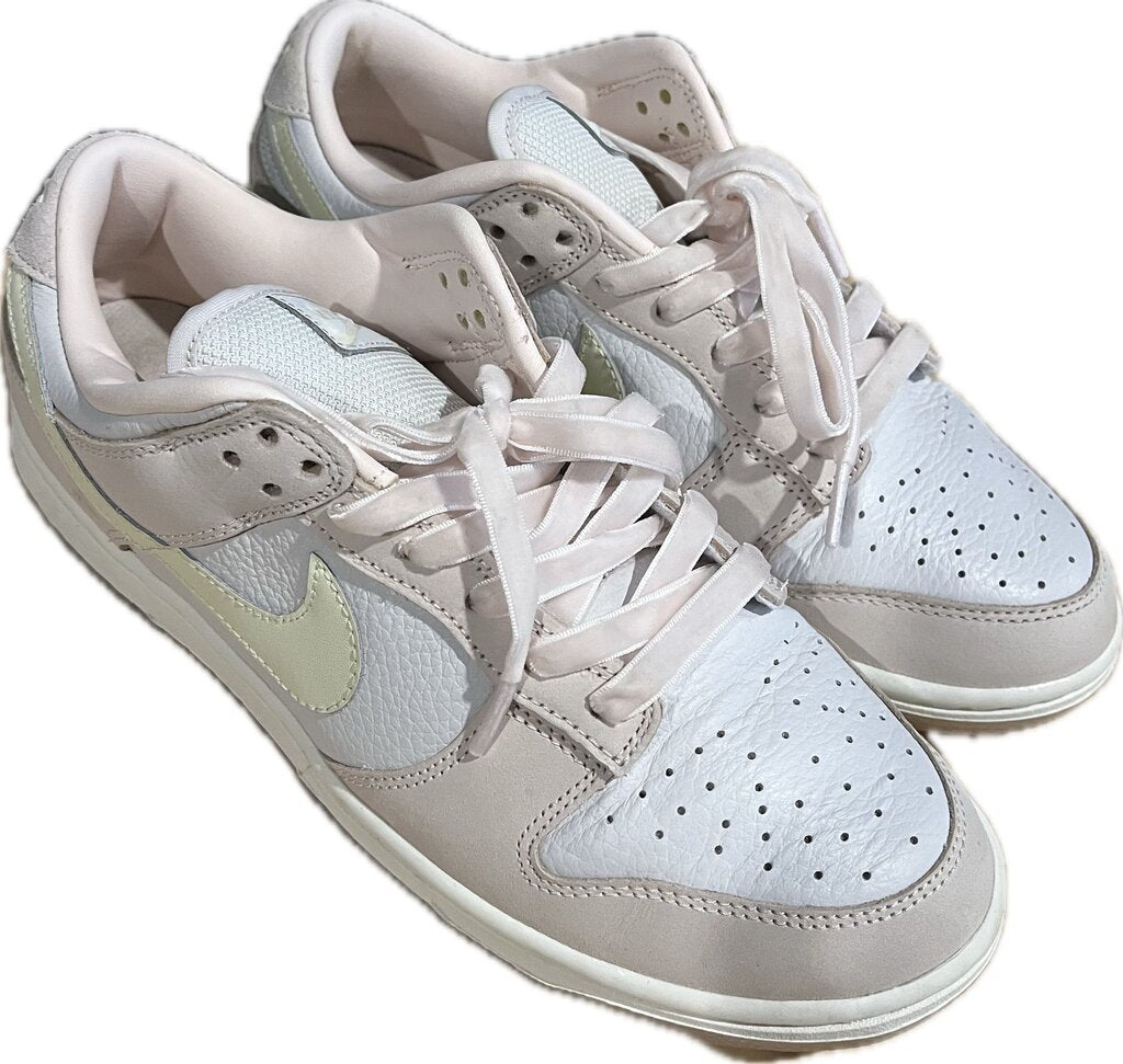 NIKE WOMEN'S FOOTWEAR 9