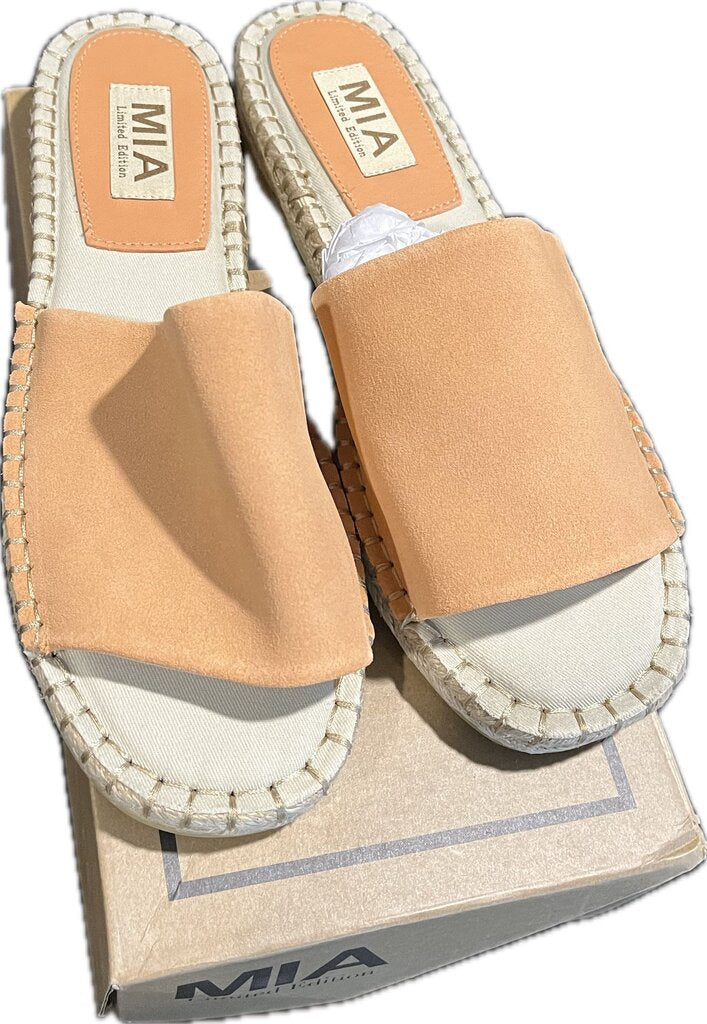 MIA WOMEN'S FOOTWEAR 10