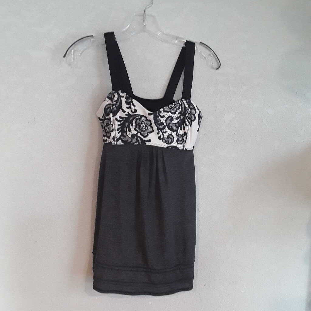 Lululemon women TOPS S