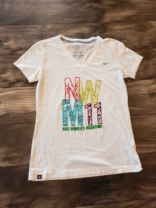 NIKE women TOPS M